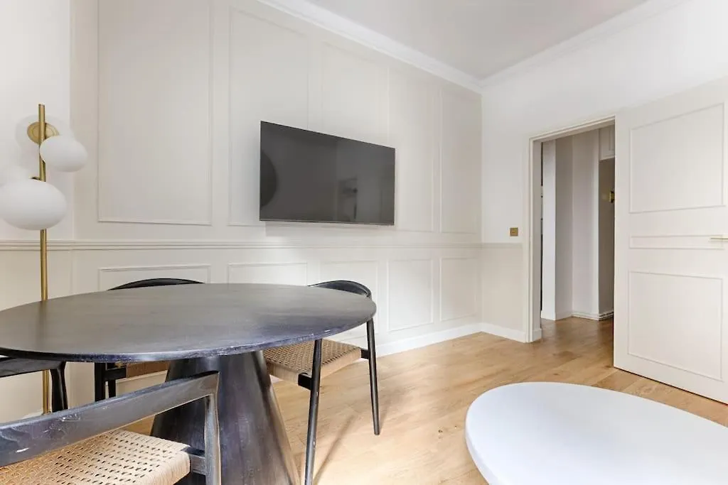 Apartment Mykeypers - Design & Cosy Flat 2br Center - Moulin Rouge *