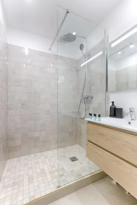 Apartment Mykeypers - Design & Cosy Flat 2br Center - Moulin Rouge Paris